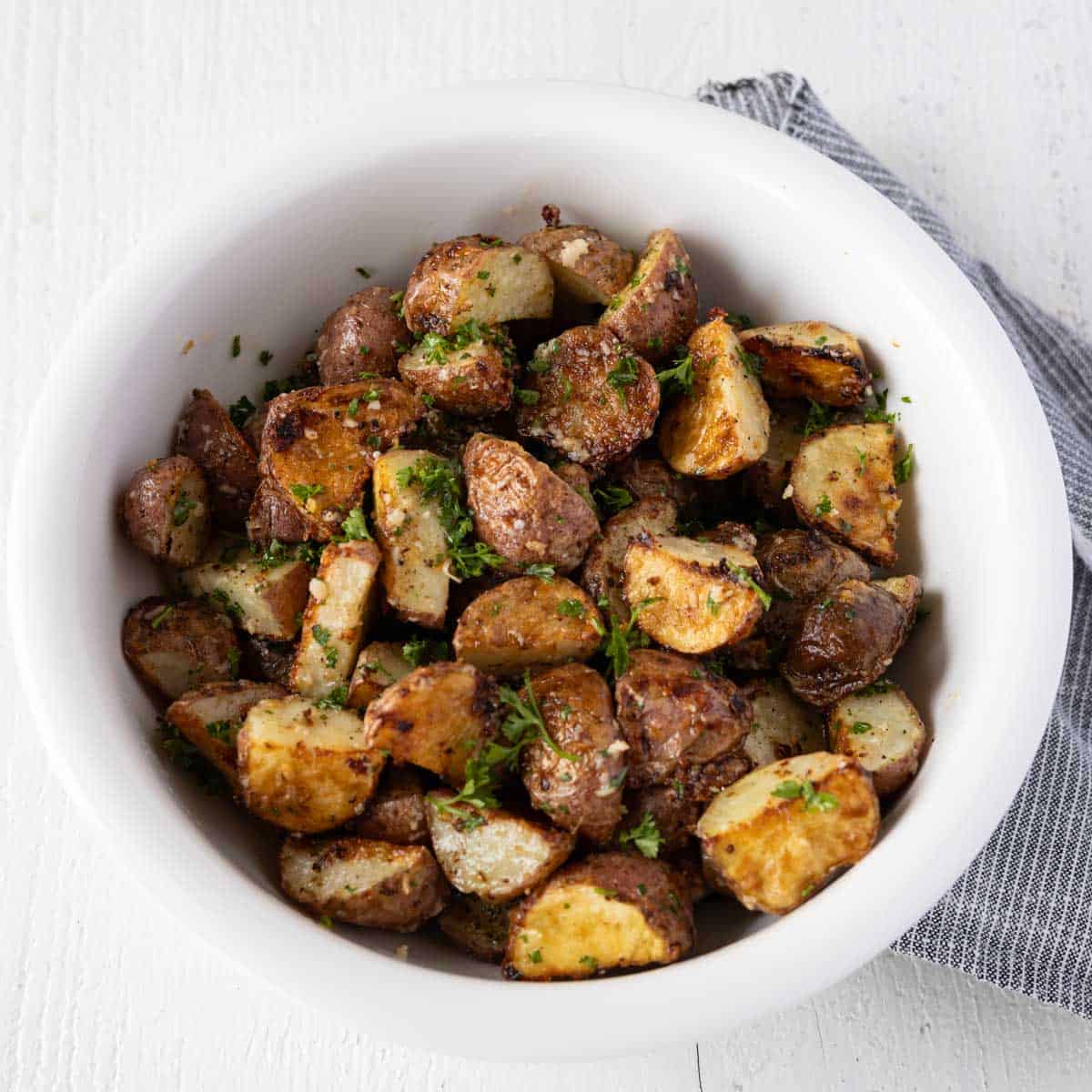 Easy Crispy Roasted Red Potatoes: Quick Weeknight Side Dish